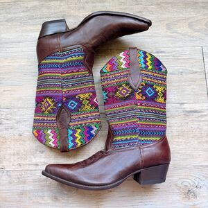 Vintage Aztec Southwestern Leather Cowboy Boots Women 7.5 8 Narrow Woven Textile